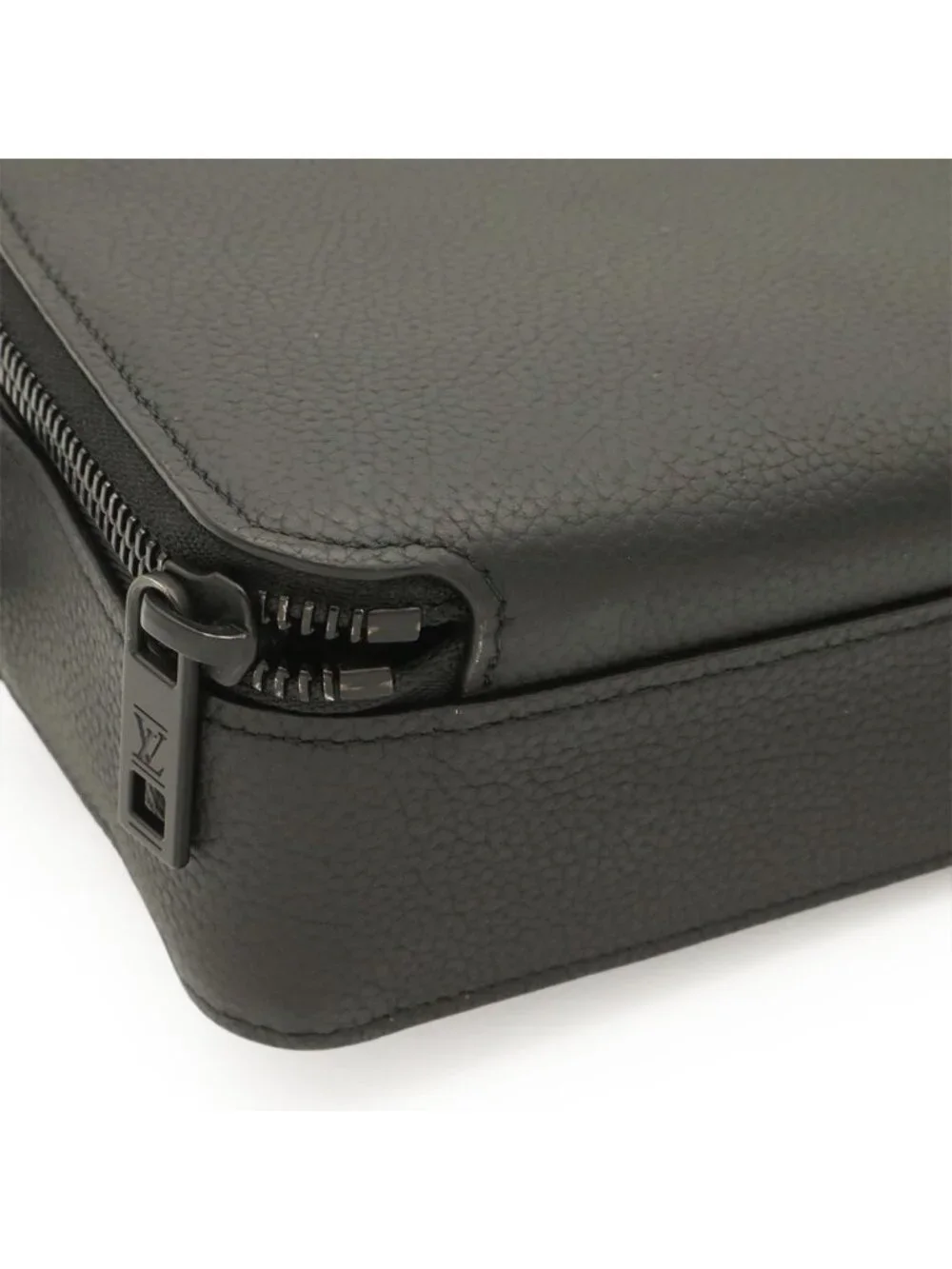 Louis Vuitton LV Aerogram Alpha Wearable Wallet Shoulder Bag 2-Way Clutch Noir